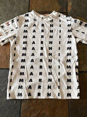 Marni Kids all-over logo print white cotton t-shirt size 4Y